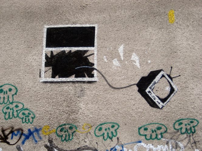 33-tv-window-graffiti